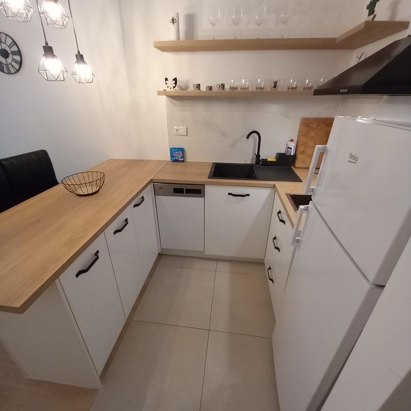 Emza Sea View Apartment Бар Екстериор снимка